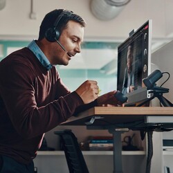 Poly Voyager Focus 2 Microsoft Teams Sertifikalı USB-C-C Kulaklık +USB-C/A Adaptörü +Şarj Standı 9T9J6AA - Thumbnail (3)